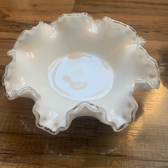 Vintage Fenton Ruffled Edge Candy-Dish - Picture 3 of 8